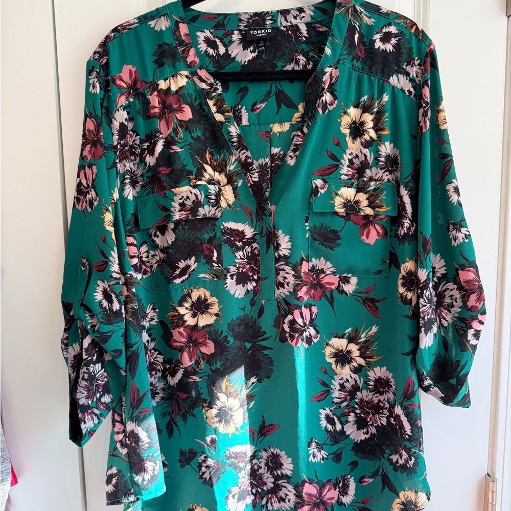 Torrid Harper 3/4 Sleeve Pullover Blouse Floral Green - Picture 2 of 4